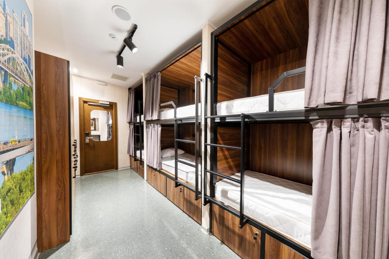 Misto Capsule Hotel Kyiv Exterior photo