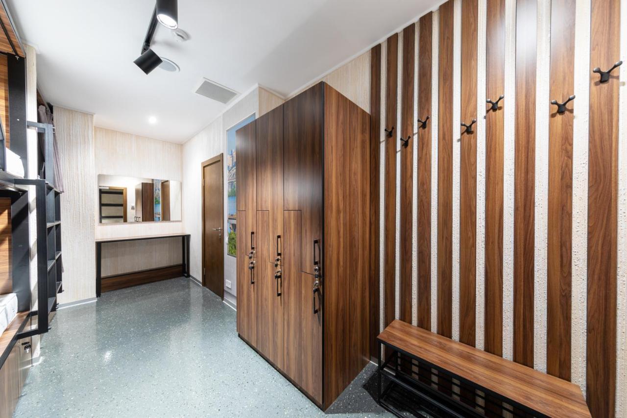 Misto Capsule Hotel Kyiv Exterior photo
