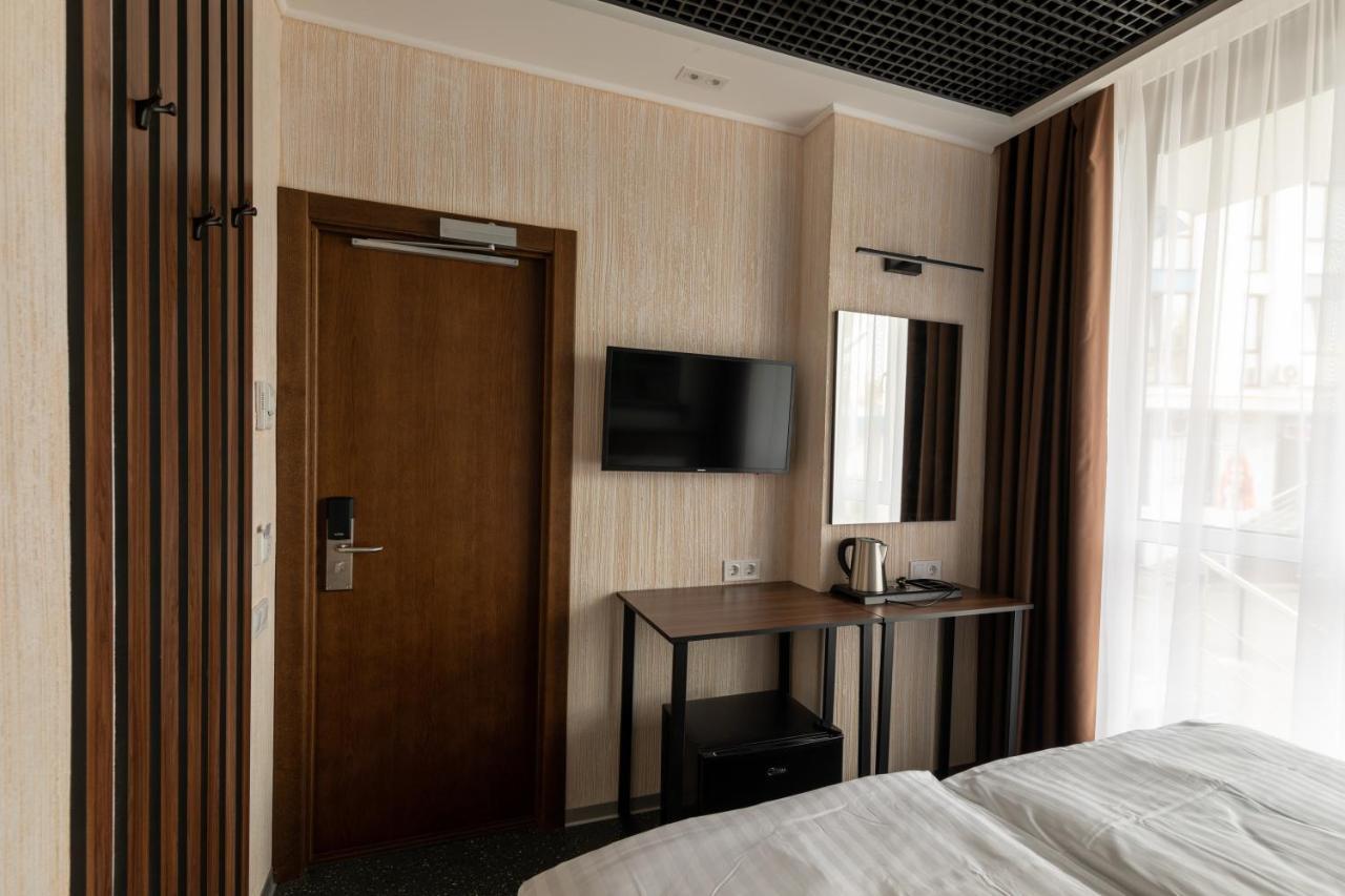 Misto Capsule Hotel Kyiv Exterior photo