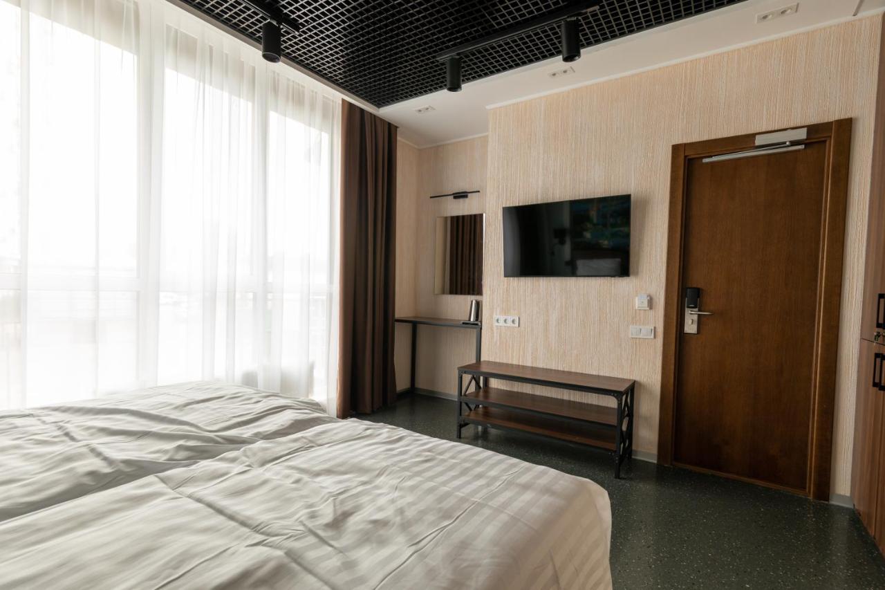Misto Capsule Hotel Kyiv Exterior photo