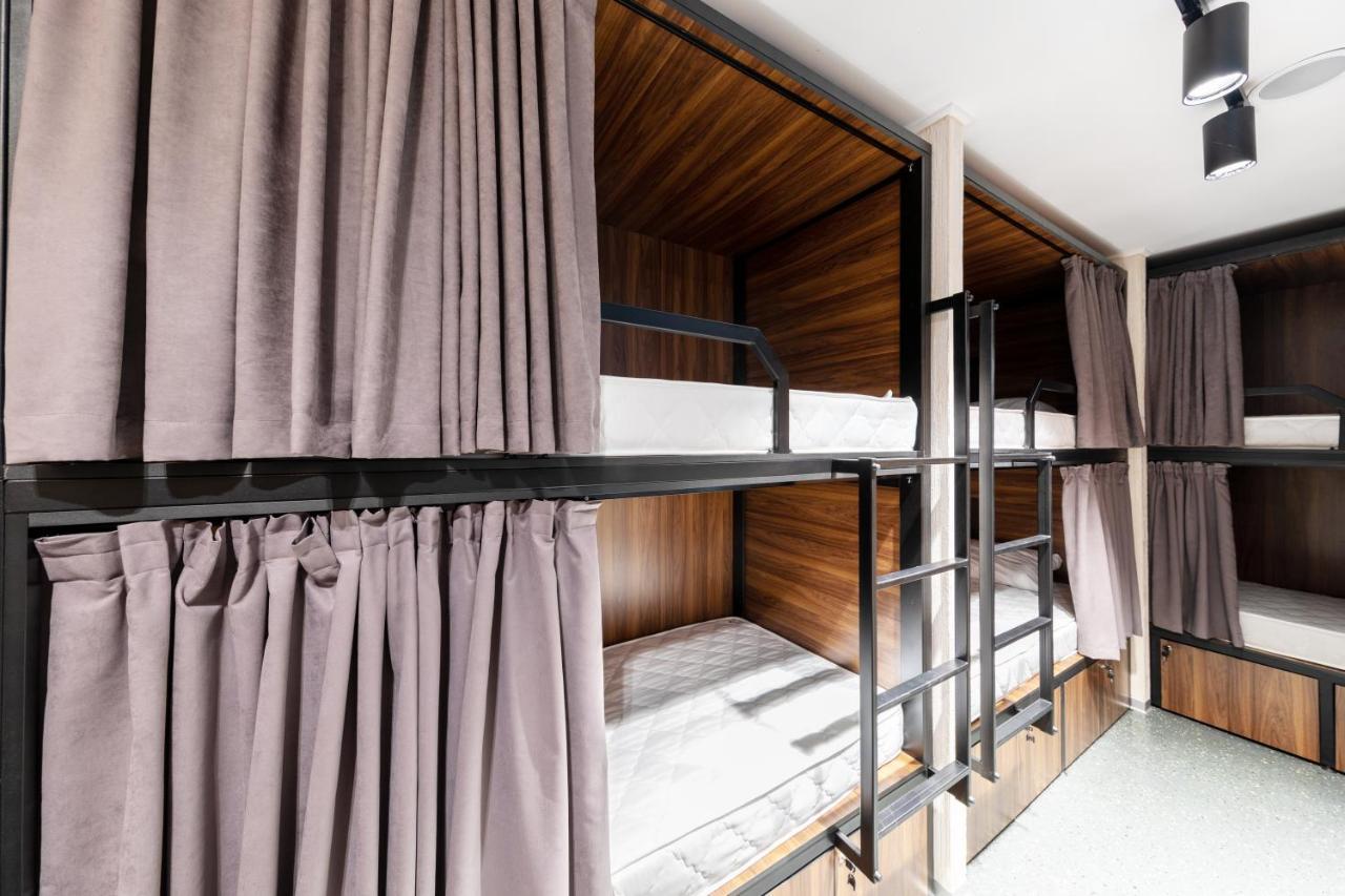 Misto Capsule Hotel Kyiv Exterior photo