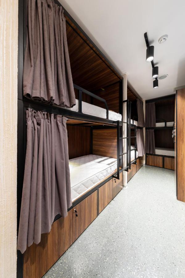 Misto Capsule Hotel Kyiv Exterior photo