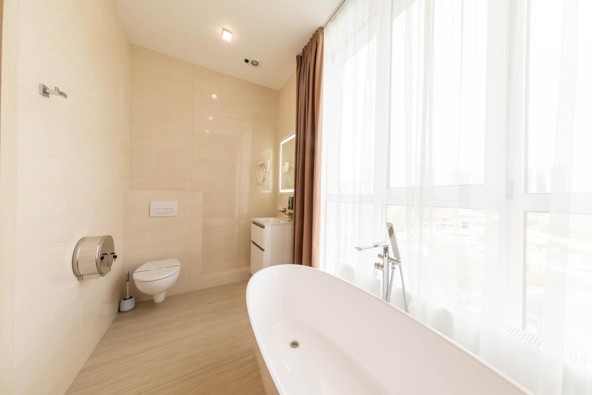 Misto Capsule Hotel Kyiv Exterior photo